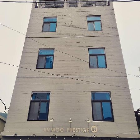Jinwoo Prestige Hotel Кодже Экстерьер фото