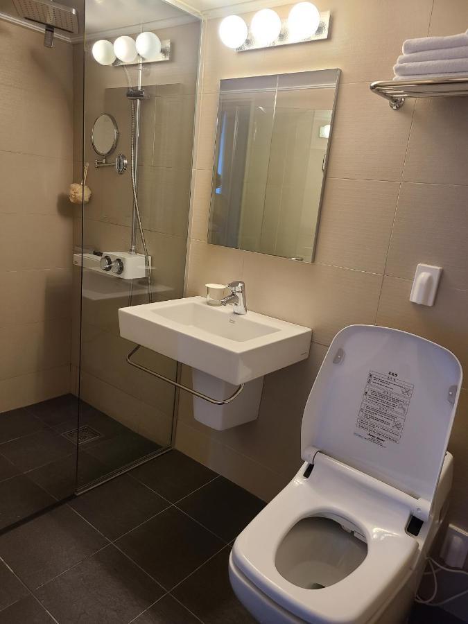 Jinwoo Prestige Hotel Кодже Экстерьер фото